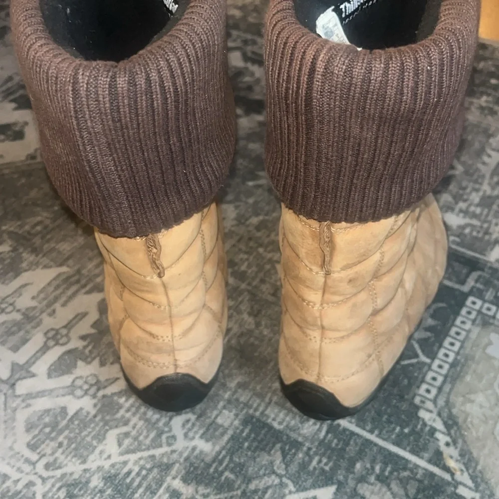 Patagonia women’s Gingko TeakWood tan quilted insulated boots Size 8